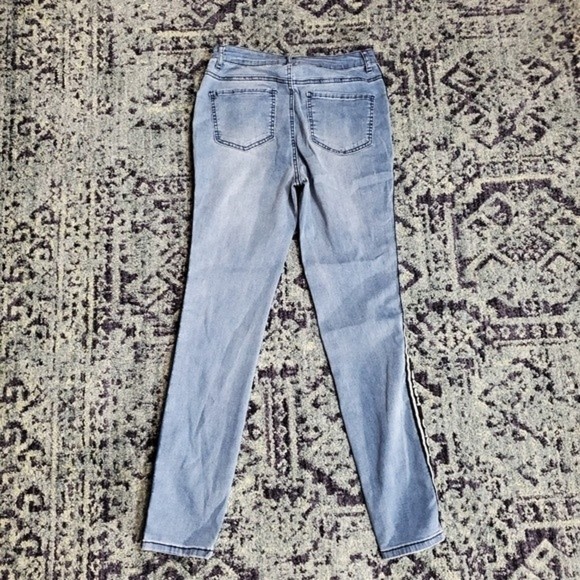 BEBE Skinny Jeans - Picture 2 of 11